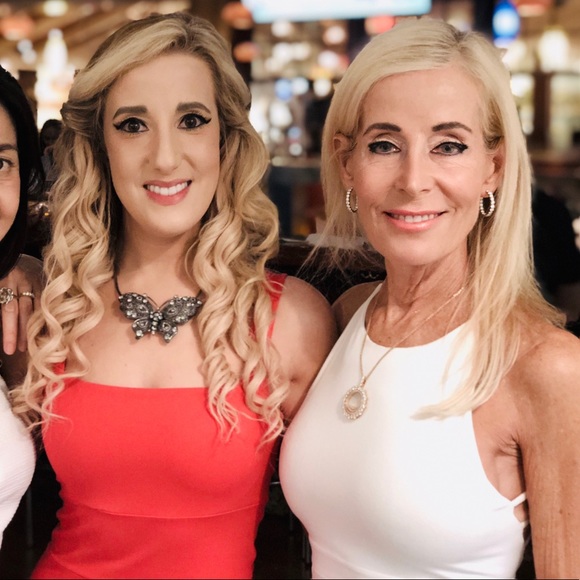 Meet your Posher, Brooke - Picture 5 of 7